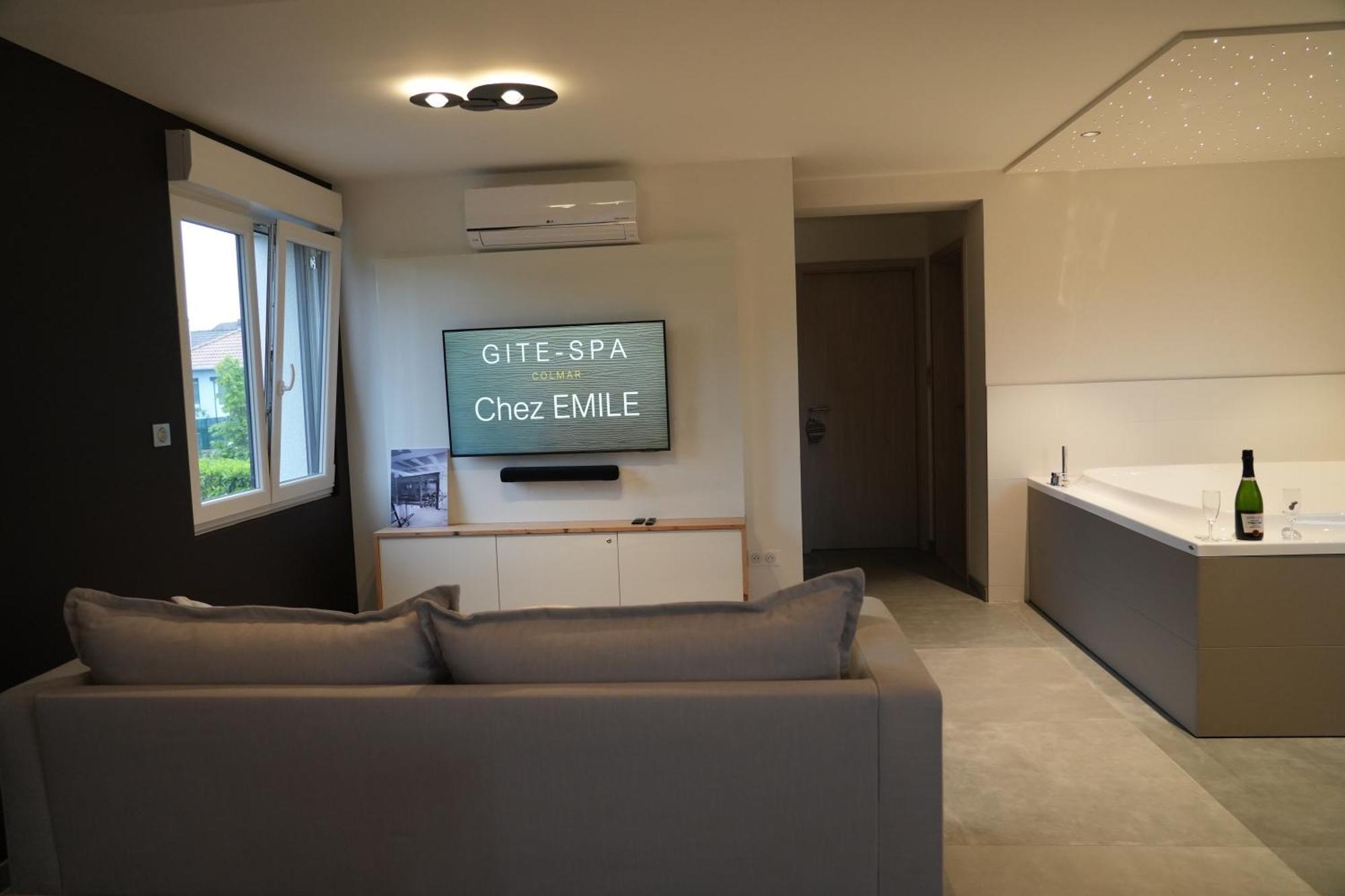 Gite Spa L'Atelier Emile - Spa Privatif - 5 Min Colmar Sainte-Croix-en-Plaine Номер фото